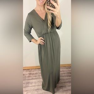 Mother Bee long sleeve maxi Maternity dress. XL. Hunter green.